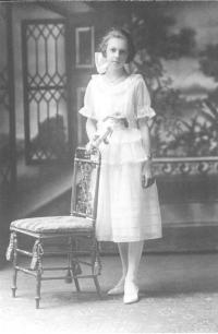 Ethel Cora Binns © image courtesy of Karen West-Federico